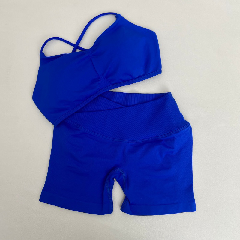 Completo Sportivo da Donna ad  - Yoga Y Fitness recensione e prezzo